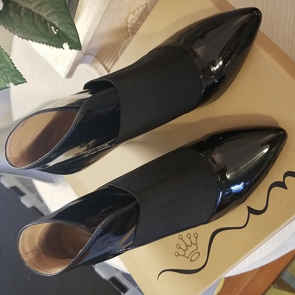 NINA 10M Black Patent Leather Bootie